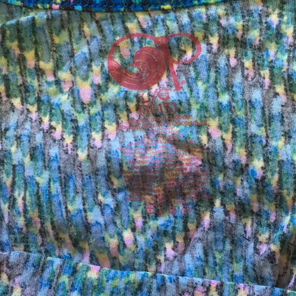 Tops - Picture 2 of 2